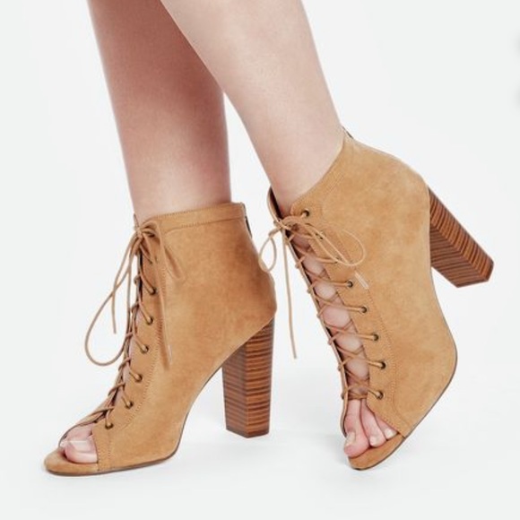 Size 8 Just Fab Dione Tan Heels - Picture 2 of 4